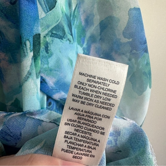 Chicos Blue Green Floral Cropped Roll Sleeve Button Down Shirt 1 - Picture 7 of 12